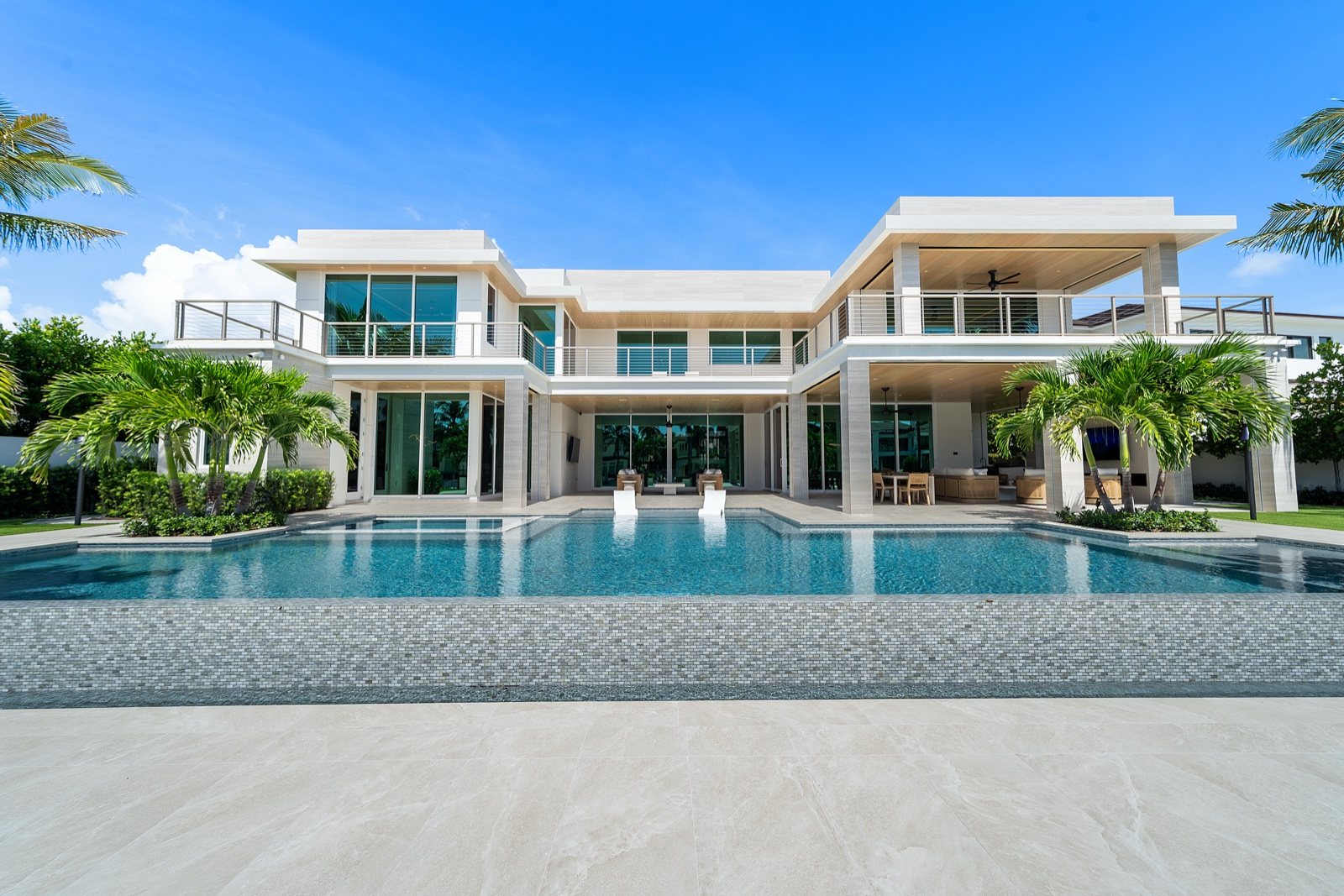 Final edited result for hdr exterior sample 04